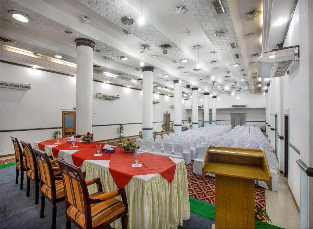 Hotel Agrabad 吉大港 外观 照片